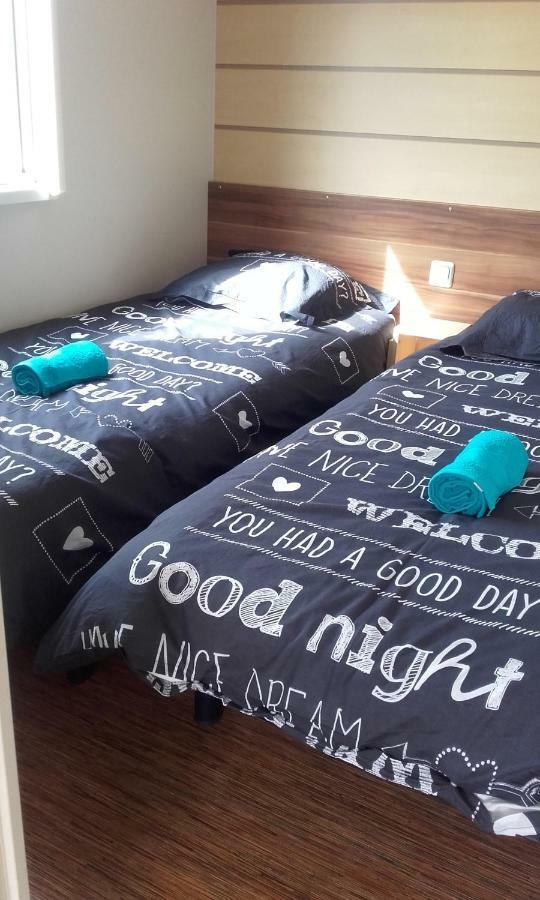 Mobile Home Service Hotelier Frejus Bagian luar foto