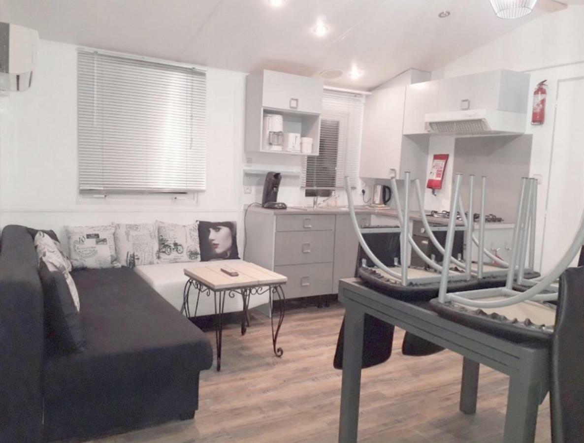 Mobile Home Service Hotelier Frejus Bagian luar foto