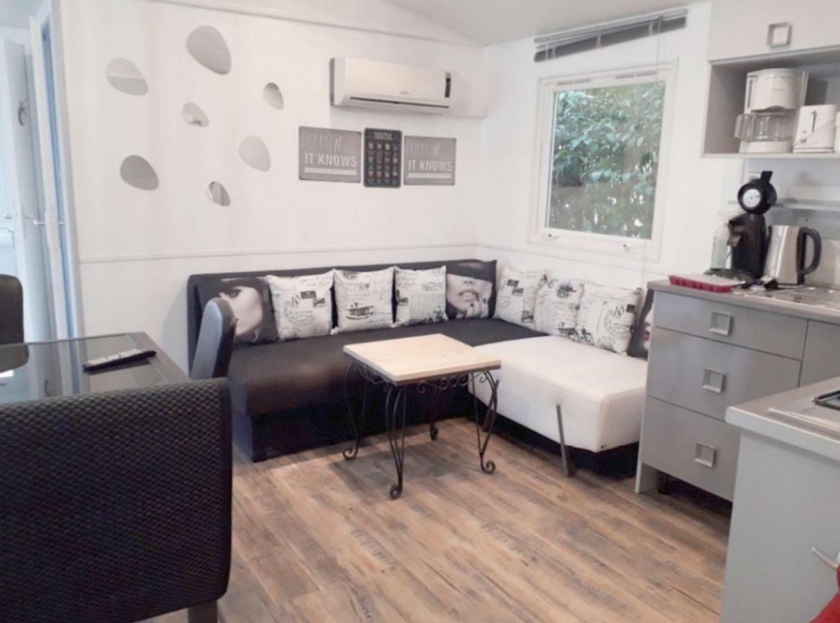 Mobile Home Service Hotelier Frejus Bagian luar foto